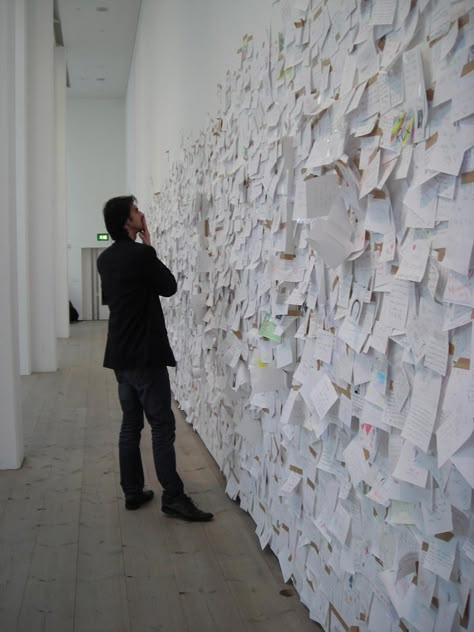 Sky Is Always Clear, Yoko Ono At The Moscow Museum of Modern Art Museum Exhibition Design Display, Paper Art Installation, Museum Exhibition Design, Notes Art, Yoko Ono, Multimedia Artist, Grafic Design, Art Installation, Art Event