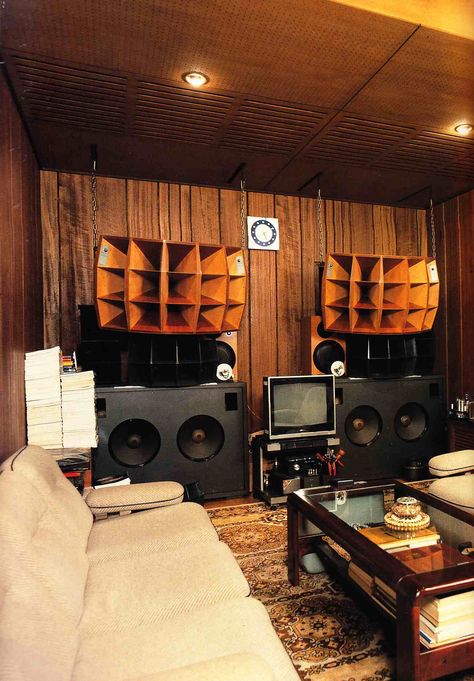 Stereo Listening Room, Mid Century Modern Recording Studio, Audiophile Aesthetic, Audiophile Listening Room Vintage, Vintage Music Room, Horn Diy, Old Stereo, Vintage Hi Fi Systems, Retro Speakers Vintage