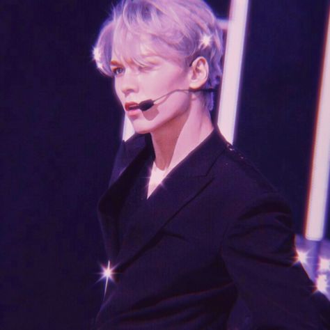 Vernon Purple Hair, Vernon Svt, Hansol Vernon, Vernon Hansol, Bias Kpop, Asian Boy, Vernon Chwe, Vernon Seventeen, Purple Aesthetic