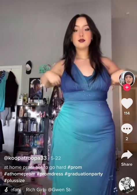 Mid Size Prom Dress, 90s Formal Dress, Y2k Prom Dress, Plus Size 90s, Dress For Chubby, Mid Size Outfits, 90s Prom Dress, 90s Prom, Prom Inspo