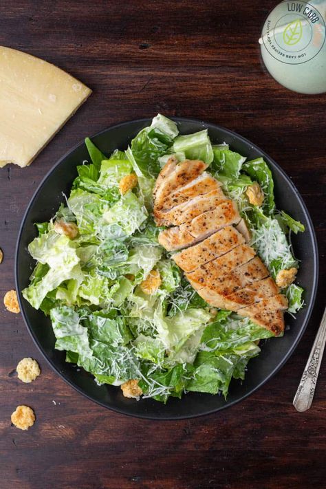 Salad Recipes Low Carb, Boiled Egg Diet Plan, Low Carb Salad, Chicken Caesar Salad, Low Carb Chicken, Diet Help, Caesar Salad, Healthy Salads, Keto Dessert