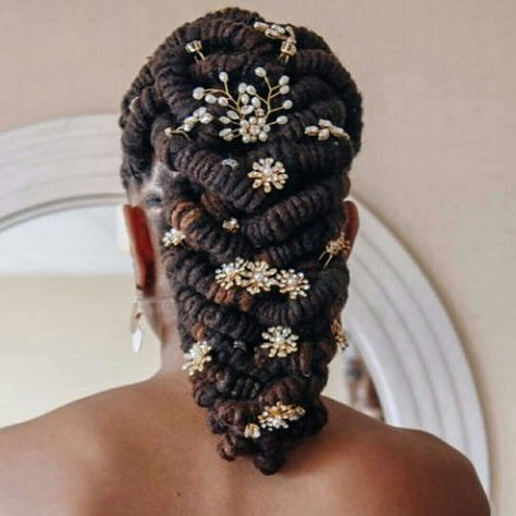 Bridal loc style Wedding Hairstyles Natural, Dreadlock Wedding Hairstyles, Natural Hair Wedding, New Natural Hairstyles, Natural Wedding Hairstyles, Natural Hair Bride, Beautiful Dreadlocks, Bridal Hair Inspiration, Wedding Hairstyles Bride