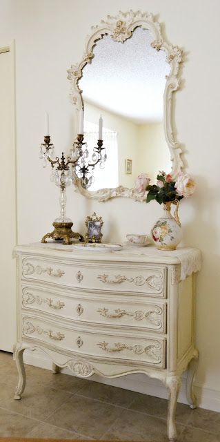 This Chest And Mirror Would Feel As Much At Home In The Entry As It Does In The Bedroom. Practical And Beautiful. Camera Shabby Chic, Diy Shabby Chic Furniture, Provincial Decor, French Provincial Decor, Muebles Shabby Chic, Shabby Chic Dressers, Hiasan Bilik Tidur, Shabby Chic Dresser, Shabby Chic Bathroom