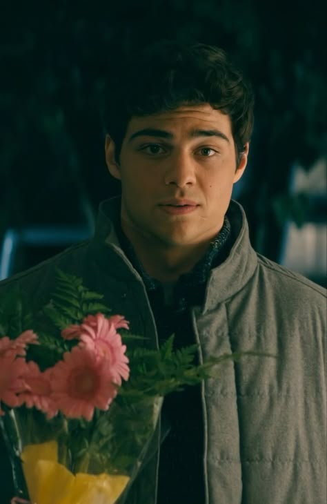 Noah Centineo Peter Kavinsky, Peter Kavinsky, Peter K, Noah Centineo, Lara Jean, Smash Book, The Boys, Actors, Flowers