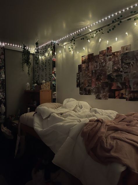 Stanford Dorm Room, Stanford University Dorms, Stanford Aesthetic, Stanford Dorm, University Dorms, Dream College, Stanford University, Med School, Dream Board