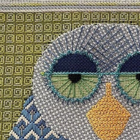 Zecca Needlepoint, Needlepoint Birds, Santa Canvas, Needlework Christmas, Christmas Needlepoint, Needlepoint Ideas, Bargello Needlepoint, Needlepoint Stitch, Bird Canvas