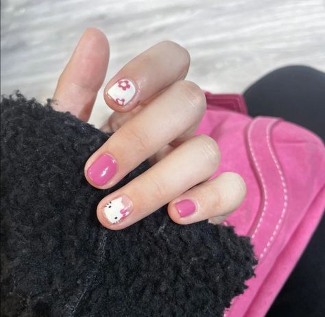 Hello Kitty Gel Nails, Kitty Nails, Cute Simple Nails, Gel Nails Diy, Hello Kitty Nails, Really Cute Nails, Pretty Gel Nails, Soft Nails, Nail Tattoo