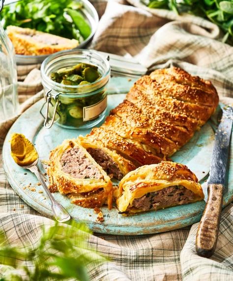 Sausage Plait, English Mustard, Relish Sauce, Great British Food, Picnic With Friends, 30 Min Meals, Sausage Dishes, Savory Pies, Pork Ham