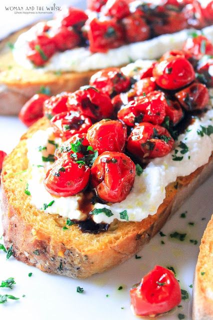 Bruschetta With Ricotta, Herbed Ricotta Bruschetta, Bruchetta Recipe Ricotta, Bruschetta With Tomatoes, Grape Tomato Bruschetta, Brushetta Recipe Ricotta, Ricotta Crostini Appetizers Roasted Tomatoes, Roasted Tomatoes Appetizer, Bruschetta Recipe With Ricotta