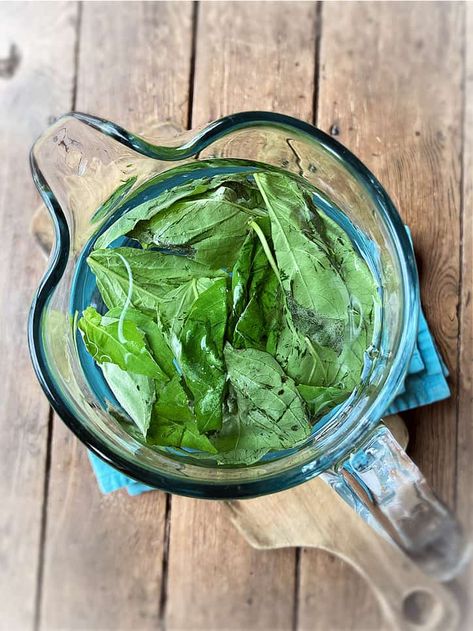 Basil Water Benefits, Basil Infused Water, Infused Water Benefits, Southern Comfort Food Recipes, Benefits Of Basil, Basil Water, Water Before Bed, Carb Dishes, Southern Comfort Food