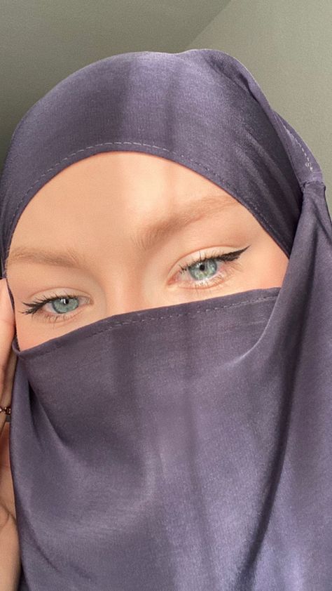 Hijab Eyes Dp, Niqab Style, Niqab Eyes, White Hijab, Pink Hijab, Grey Makeup, Niqab Fashion, Hijab Niqab, Muslim Women Hijab