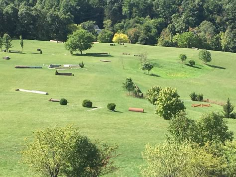 Cross Country Course Equestrian, Horse Yard Ideas Dream Stables, Equestrian Arena, Horse Farm Layout, Cross Country Course, Equine Stables, Cross Country Training, Barn Layout, Equestrian Stables