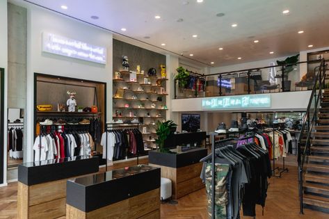 A Ma Maniere Eats In Houston,Texas, Streetwear & Food | HYPEBEAST Hype Store Design, Streetwear Store Interior, Streetwear Shop Interior, Sneaker Store Design, Trans Shirt, Streetwear Boutique, Hype Store, Luxury Retail Store, Shoe Store Design