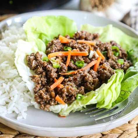 Lettuce wrap lovers rejoice! Ground beef is coated in a sweet and savory Korean-style sauce and served inside a crisp lettuce cup for a quick 20-minute dinner recipe. It will be a family favorite and is so fun to share as an appetizer, too! Top with crunchy shredded carrots, your favorite slaw, and Yum Yum sauce or spicy mayo for a flavor-packed meal ready in no time. You can use this Asian ground beef recipe to serve in different ways, like in a big bowl of rice and veggies or as a taco! Lettuce Wraps Beef, Asian Ground Beef Recipes, Easy Lettuce Wraps, Korean Beef Recipes, Asian Lettuce Wraps, Sauteed Chicken Breast, Salads Recipes For Dinner, Beef Lettuce Wraps, Ground Beef And Cabbage