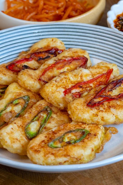 Fish Pancakes (Daegujeon) Korean Fish Pancake, Fish For Breakfast Recipes, Korean Fish Recipes, Fish Pancakes, Fried Cod Fish Recipes, Fish For Breakfast, Fish Breakfast, Korean Seafood Pancake, Fried Cod Recipes