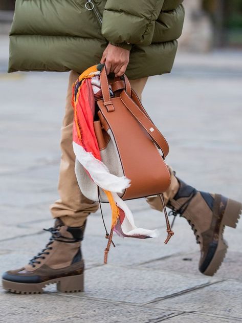 Louis Vuitton Desert Boots Outfit, Louis Vuitton Boots Outfit Ideas, Lv Boots Outfit, Louis Vuitton Boots Outfit, Louis Vuitton Combat Boots Outfit, Desert Boots Outfit, Louis Vuitton Combat Boots, Investment Shoes, Platform Boots Outfit