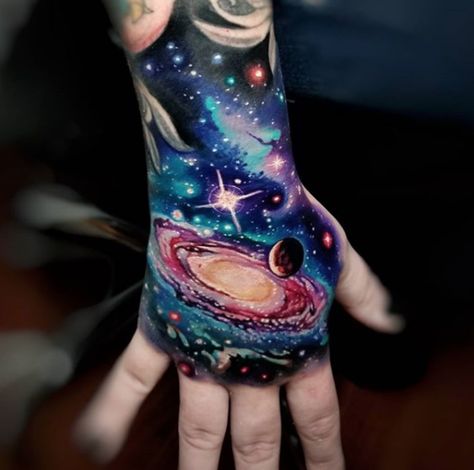 Hand Tattoo Cover Up, Space Tattoo Sleeve, Simple Bird Tattoo, Traditional Hand Tattoo, Simple Hand Tattoos, Tattoo Design For Hand, Skull Hand Tattoo, Worlds Best Tattoos, Hand And Finger Tattoos