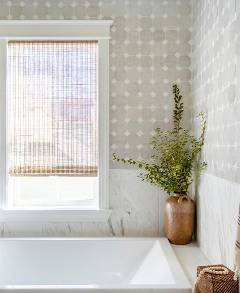 Studio Krokalia (@studiokrokalia) • Instagram photos and videos Bathrooms With Built In Tubs, Soaker Tub Shower Combo, Bathtub Tile Surround, Bathroom Remodel Inspiration, Wood Floor Bathroom, Built In Bathtub, Bathroom Tub Shower, Bathtub Tile, Artisan Tiles