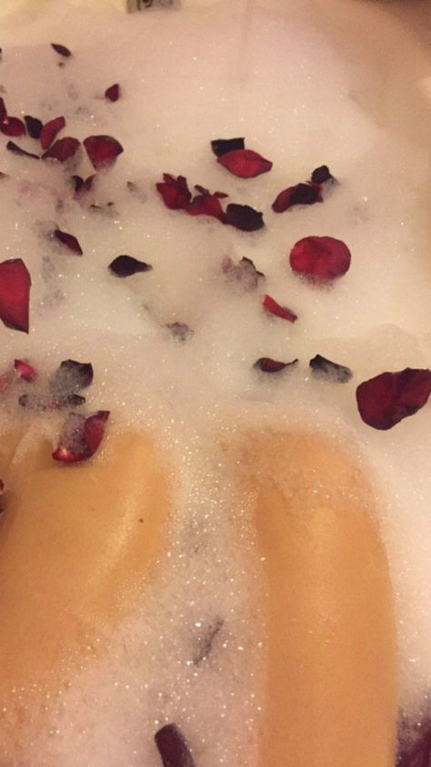 Arte Ganesha, Jenny Rose, Bath Aesthetic, School Sucks, Bubble Baths, Rose Bath, Milk Bath, Beautiful Bouquet Of Flowers, Creative Instagram Stories