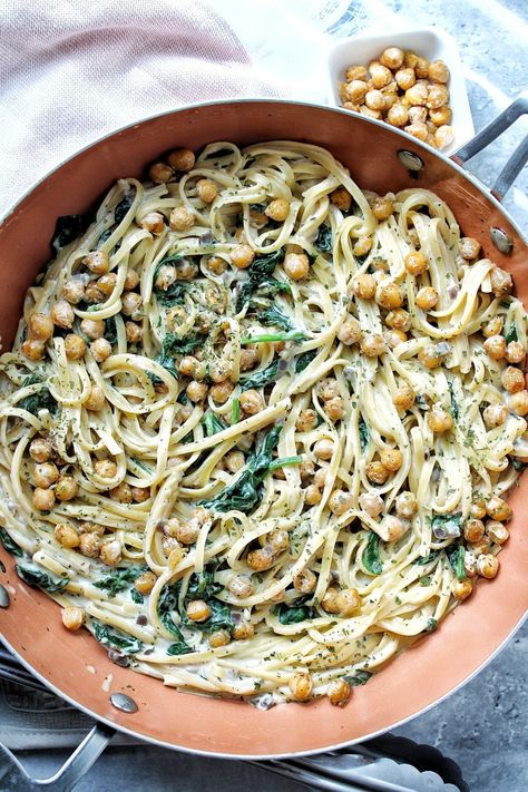 Creamy chickpea pasta garnished with parsley. Creamy Chickpea Pasta, Chickpea Pasta Recipes, Creamy Chickpea, Healthy Munchies, Pasta With Spinach, Plant Based Meal Planning, Weekday Dinner, Chickpea Pasta, Spinach Pasta