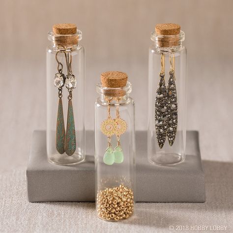 What’s better than a message in a bottle? Earrings in a bottle! Create cute giftable earrings with pretty-as-can-be packaging! Jewelry Packaging Diy, Jewelry Packaging Design, Diy Jewelry Display, Packaging Diy, Bottle Earrings, Bottle Jewelry, Mixed Media Jewelry, Bottle Gift, Message In A Bottle