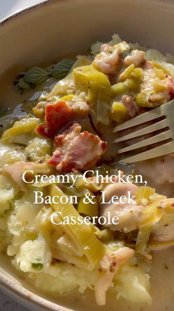 BORED OF LUNCH on Instagram: "Slowcooker Creamy Chicken, Bacon & Leek Casserole 🥘 517 cals with a 200g serving of mash (£1.57 a serving) Say hello to your new favourite casserole perfect for all of autumn and winter. It’s cheap as chips and takes no effort to make. Chicken, bacon & leek in a creamy white wine sauce get in 😍 Ingredients - 400g chicken thigh 🍗 thigh meat is much cheaper - 1 packet of cooked bacon 🥓 - 3 small leeks - 100ml of white wine - 300ml of chicken stock - 2 tbsp c Chicken Leek Casserole, Chicken And Leek Bake, Bored Of Lunch Slow Cooker Recipes, Bored Of Lunch Slow Cooker, Bored Of Lunch, Chicken And Leek Casserole, Chicken And Leek Recipes, Beef Stews, Slower Cooker