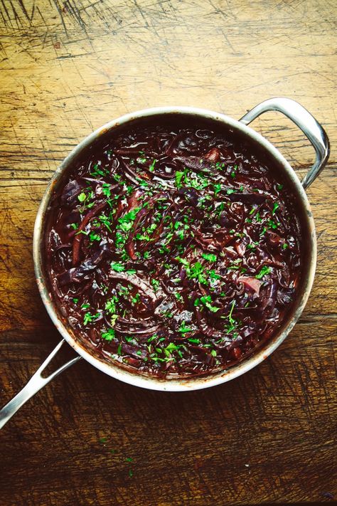 The Best Red Cabbage Ragu - Rich & Delicious Red Cabbage Recipe Hispi Cabbage, Red Cabbage Soup, Red Cabbage Recipe, Lentil Ragu, Cabbage Varieties, Red Cabbage Recipes, Ragu Sauce, Fluffy Mashed Potatoes, Creamy Mash