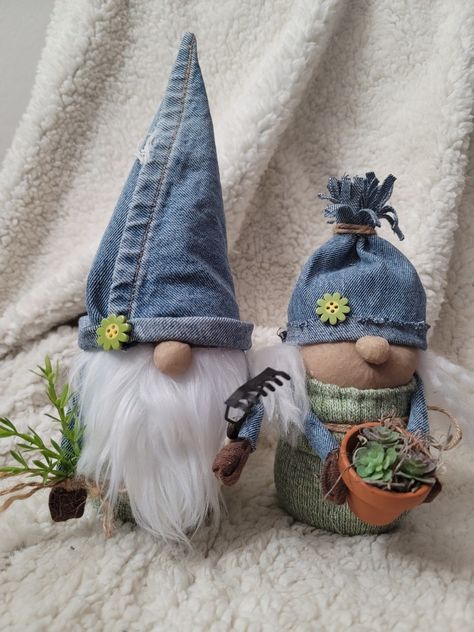 Handmade denim sock gnome with gardening accesories Blue Jean Gnomes Diy, Denim Gnomes Diy, Sock Gnomes Diy How To Make, Denim Gnome, Sock Gnomes, Handmade Gnomes, Gnome Pictures, Gnome Tutorial, Denim Crafts Diy