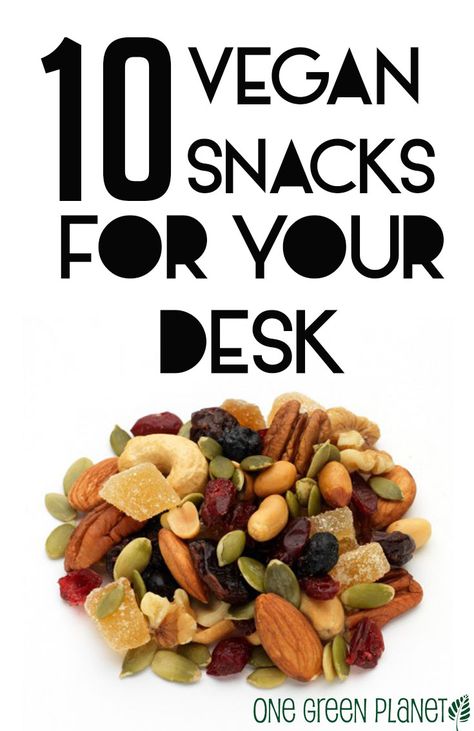 10 Healthy Vegan Snacks to Keep at Your Desk at Work http://onegr.pl/1rgRvA8 #eatclean #easy #vegansnack Desk At Work, Healthy Vegan Snacks, Desserts Vegan, Vegan Living, Vegetarian Snacks, Vegan Cooking, Vegan Foods, Vegan Life, Edible Flowers