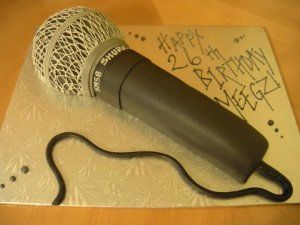 Microphone Cake, Pop Star Party, Turntable Cake, Fondant Tips, Music Cakes, 18th Cake, 21st Bday Ideas, Cake Writing, Birthday Cakes For Women