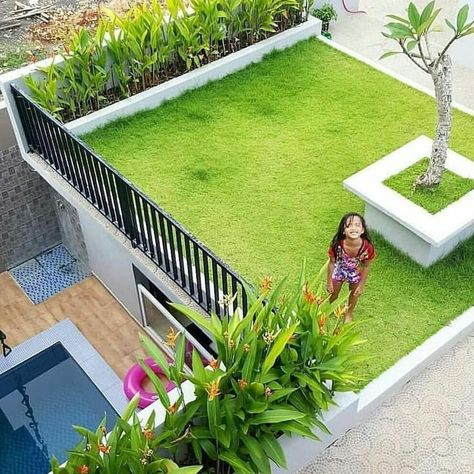 Berbagai Inspirasi Desain Rooftop untuk Rumah Minimalis Terraced House Living Room, Terrace House Interior Design, Terrace House Extension, Roof Terrace Design, Rooftop Patio Design, Terrace Garden Ideas, Roof Garden Design, Terrace Ideas, Rooftop Design