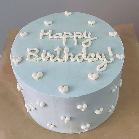 I'm stuck on you, like blue #bentocake #lunchboxcake #funfetticake #babyblueaesthetic #birthdaycake #cakedecorating #septemberbaby… | Instagram Baby Blue Cake Birthday, Baby Blue Birthday Cake, September Birthday Ideas, Light Blue Birthday Cake, Blue Bday Cake, Blue Cake Ideas Birthday, Baby Blue Cake, Blue Birthday Cake, Fourteenth Birthday