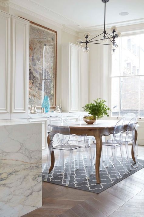 Old Meets New in Notting Hill | Lark & Linen Interior Design and Lifestyle Blog Kitchen Dining Room Combo, Lucite Furniture, Ghost Chairs, Room Hacks, Dining Room Contemporary, Pretty Kitchen, Classic Table, Cool Curtains, Kitchen Farmhouse