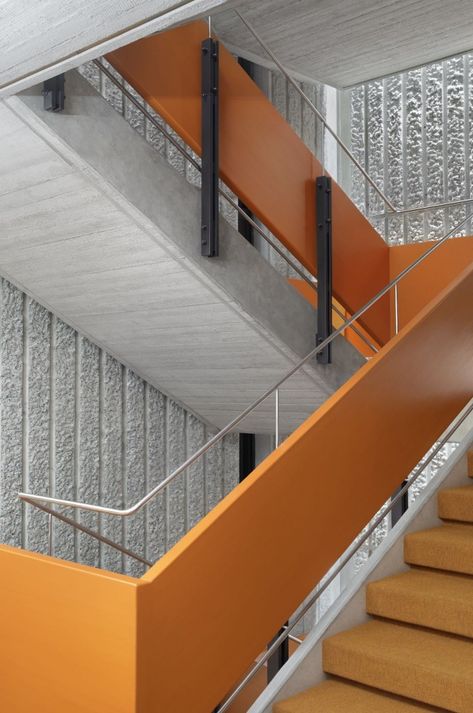 Staircase Handrail, Brutalist Buildings, Stair Case, Staircase Railings, Nail Beauty, Swedish Design, Brutalism, Concrete Wall, Wooden Chair