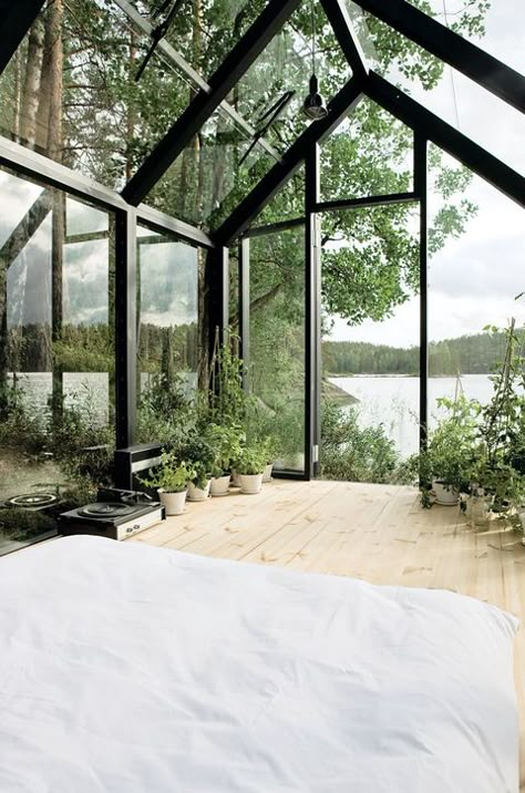 Bedroom in a greenhouse. Gorgeous! Shed Guest House, Prefab Sheds, Island House, Dreamy Bedrooms, Greenhouses, Glass House, Places And Spaces, Office Ideas, Summer House