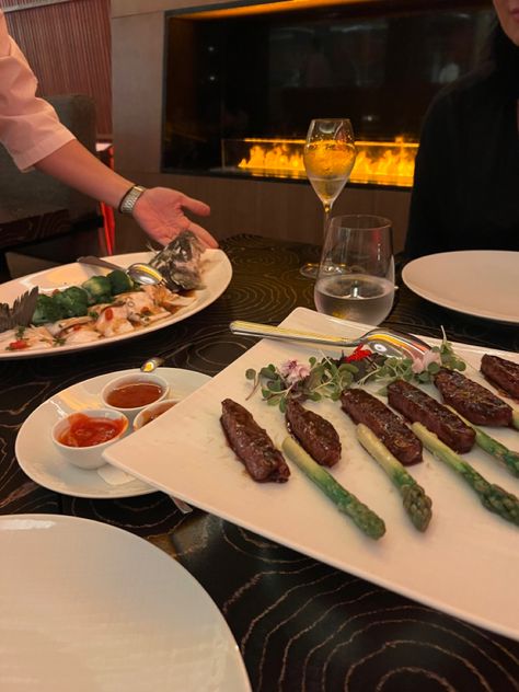 #wagyu #kobe #fourseasonshotel #luxury #lifestyle #rich #richlifestyle #richlife #luxurylife #luxuryfurniture #wagyu #chinese #interior #restaurant #fancy #steak #food #date #datenight #datenightideas #recipe #1 #luxurious #elite #top #healthyfood #cozy #cute #dinner #goals #luxurystyle #expensive #lavish Expensive Restaurant Aesthetic, Luxury Food Expensive, 5 Star Restaurant Food, Restaurant Fancy, Most Expensive Food, Expensive Food, Food Date, Cute Dinner, Interior Restaurant