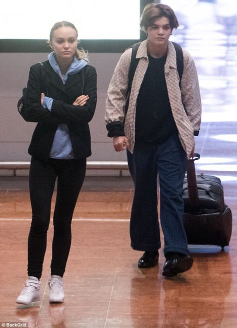 Keep it classic in Lily Rose's Reebok hi-tops #DailyMail Lily Rose Depp Reebok, Johnny Depp Family, Jack Depp, Lily Depp, Lily Rose Depp Style, Rose Depp, Vanessa Paradis, French Models, Model Inspo