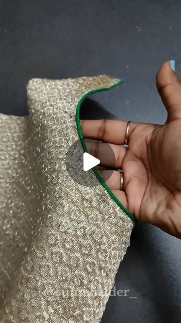 How To Make Piping, Piping Tutorial, Blouse Tutorial, Easy Diy Clothes, Piping Tips, Blouse Neck, Sewing Hacks, Sewing Tutorials, Chiffon Dress