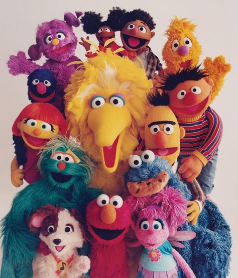 Beto Y Enrique, Elmo World, Series Characters, Sesame Street Muppets, Bert & Ernie, Wsj Magazine, Sesame Street Characters, Fraggle Rock, The Muppet Show