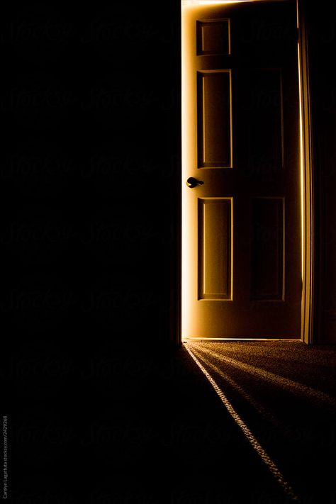 Door Aesthetic Dark, Hallway Artwork, Dark Doors, Dark Background Wallpaper, Adobe Photoshop Design, Id Design, Trending Pins, Jesus Christ Images, Cool Wallpapers Cartoon