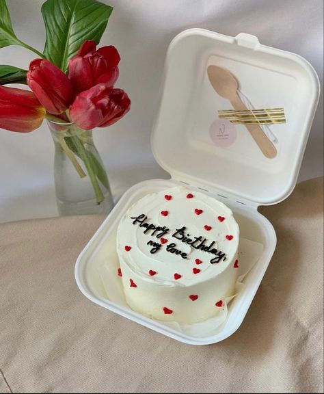 Valentines Bento Cake Ideas, Happy Monthsary Cake, Bento Cake Design For Boyfriend, Minimalist Cake Design, Price Signage, Black Birthday Cake, Birthday Cake For Boyfriend, Cake Design For Men, Minimalist Cake