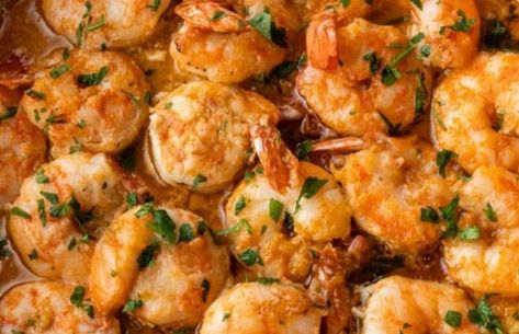 Portuguese Fried Garlic Shrimp Portuguese Garlic Shrimp, Shrimp In Garlic Sauce, Natas Recipe, Portuguese Foods, Shrimp With Garlic, Wine Salt, Portuguese Dishes, Portuguese Sweet Bread, Fried Garlic