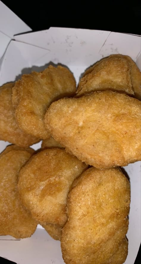 Mcdonald’s Chicken Nuggets, Chicken Nuggets Aesthetic, Nuggets Aesthetic, Mcdonald's Nuggets, Mcdonalds Chicken Nuggets, Mcdonalds Nuggets, Comfort Food Healthy, Food Healthy Recipes, Supermarket Food