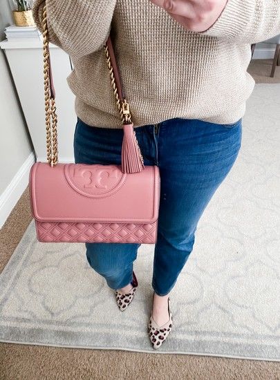 Tory Burch pink bag // Fleming Convertible Fleming in pink magnolia Valentine’s Day present • gifts for her • pink bag • Tory Burch #LTKitbag #LTKVDay Tory Burch Bag Outfit, Pink Tory Burch Purse, Tory Burch Fleming Bag, Bday Vibes, Luxury Wishlist, 22nd Bday, Pink Magnolia, Tory Burch Purse, Clothing Guide