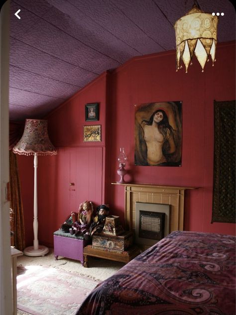 Red Room Aesthetic, Red Interior Design, Bedroom Looks, Red Bedroom, Casa Country, Red Room, Red Wall, Bedroom Red, Room Deco