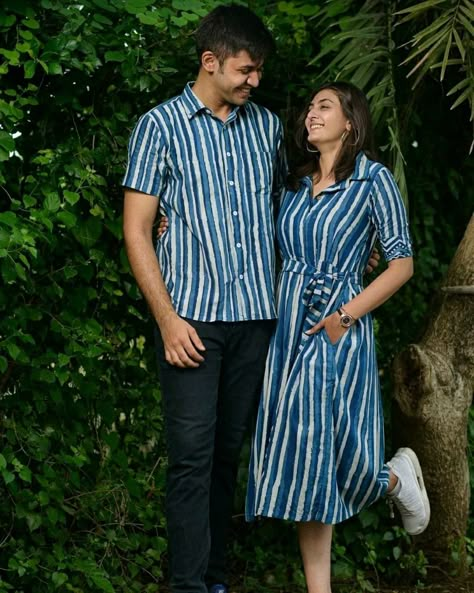 Twining Outfits Couples, Twining Outfits For Couples, Couple Dress Matching Indian Casual, Couple Dress Matching Indian Simple, Couple Matching Outfits Indian, Couple Dress Matching Indian, Couple Wear Matching Outfits, Couple Dress Matching, Simple Frock Design