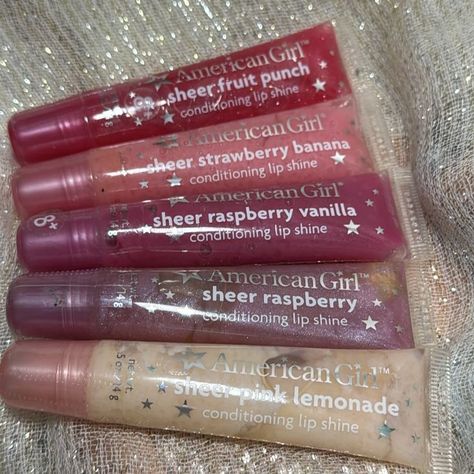 Bath And Body Works Lip Gloss, Lipgloss Collection, Lip Gloss Cosmetics, Best Lip Gloss, Lipgloss Lips, Lip Gloss Collection, Lip Gloss Colors, Lip Shine, Bath Girls