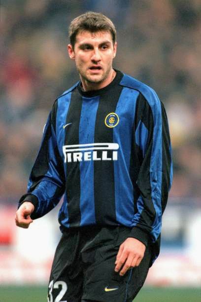 Christian Vieri Christian Vieri, Western Men, 90s Icons, Football Players Images, Soccer Stars, Inter Milan, Football Players, Fifa, Motorcycle Jacket