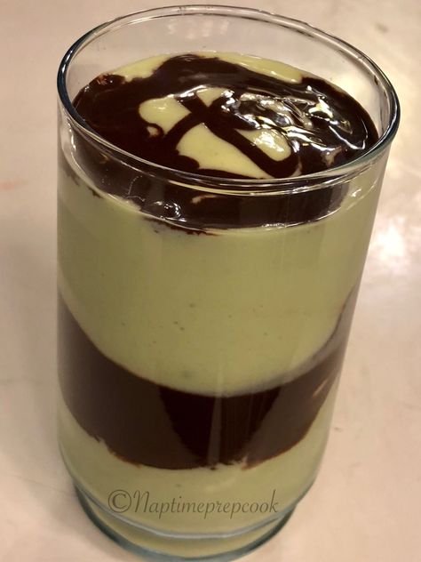 Jus Alpukat Aesthetic, Avocado Shake Aesthetic, Avocado With Milk And Ice, Filipino Avocado Shake Recipe, Pap Jus, Pap Jus Alpukat, Avocado Shake, Avocado Smoothie, Ripe Avocado