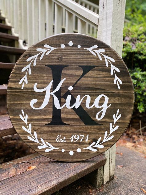 Wood Slice Snowman, Last Name Wood Sign, Log Slice, Family Wood Signs, Wooden Signs Diy, Door Signs Diy, Woodstock Ga, Wooden Door Signs, Established Sign